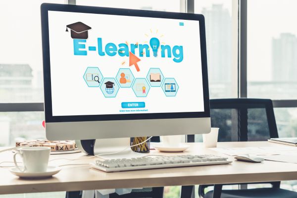 Phương pháp học đại học từ xa ngành Luật hiệu quả, dễ áp dụng