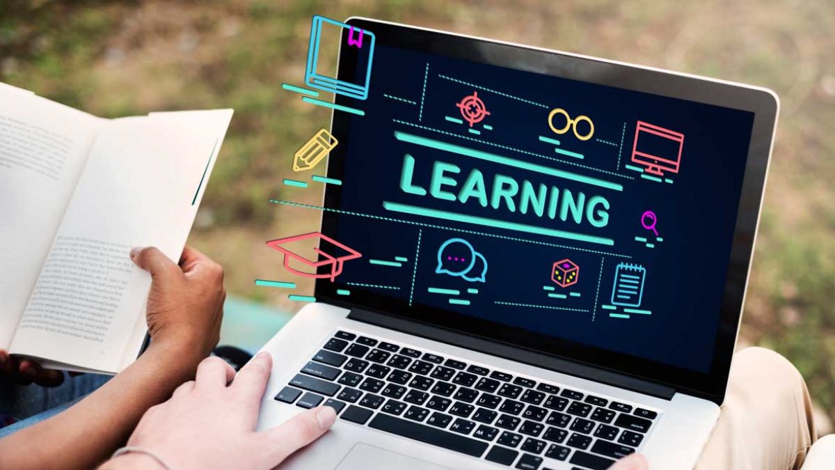So sánh đại học từ xa CNTT và chính quy: Nên chọn hình thức nào?